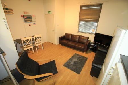 1 bedroom Terraced House to let in Mansfield Road, Nottingham, NG1