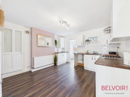 2 bedroom Terraced House for sale in Moor Street, Mansfield, NG18