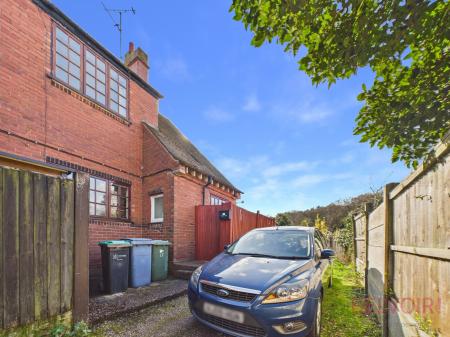 3 bedroom Semi-detached house for sale in Debdale Gate, Mansfield Woodhouse, NG19