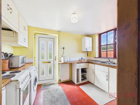 3 bedroom Semi-detached house for sale in Debdale Gate, Mansfield Woodhouse, NG19