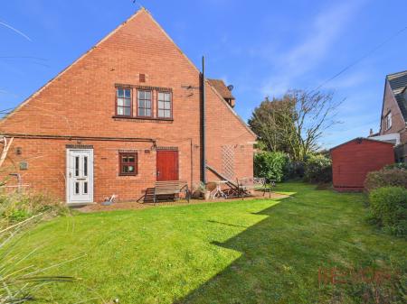 3 bedroom Semi-detached house for sale in Debdale Gate, Mansfield Woodhouse, NG19