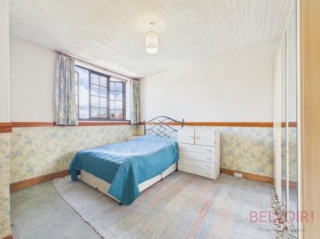 3 bedroom Semi-detached house for sale in Debdale Gate, Mansfield Woodhouse, NG19