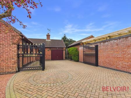 3 bedroom Detached bungalow for sale in The Hollies, Rainworth, NG21