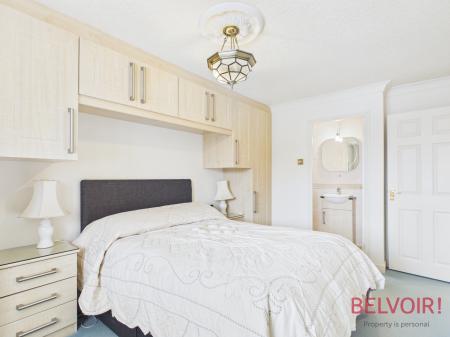 3 bedroom Detached bungalow for sale in The Hollies, Rainworth, NG21