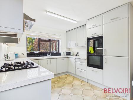 3 bedroom Detached bungalow for sale in The Hollies, Rainworth, NG21