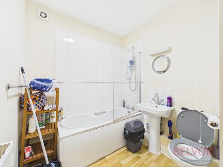 1 bedroom Flat for sale in Ogle Street, Hucknall, NG15