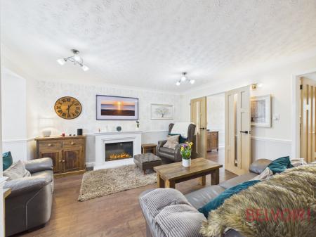 3 bedroom Detached house for sale in Darricott Close, Rainworth, NG21