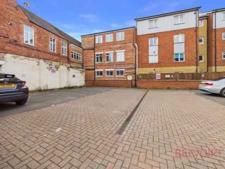 2 bedroom Flat for sale in Ogle Street, Hucknall, NG15
