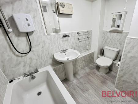 2 bedroom Flat to let in Heron Wharf, Castle Marina, Nottingham, NG7