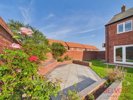 5 bedroom Detached house for sale in Strawberry Fields, Newark, Sutton on Trent, NG23