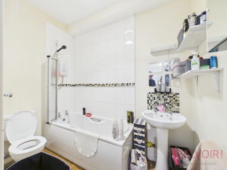 1 bedroom Flat for sale in Ogle Street, Hucknall, NG15