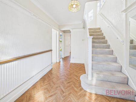 3 bedroom Detached house for sale in Piccadilly, Bulwell, NG6