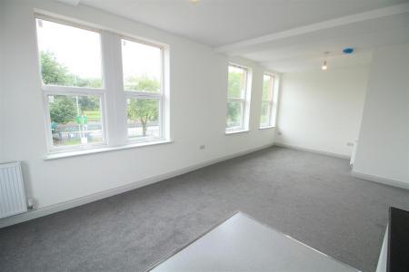 2 bedroom Flat to let in Dovecote Lane, Beeston, NG9