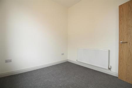 2 bedroom Flat to let in Dovecote Lane, Beeston, NG9