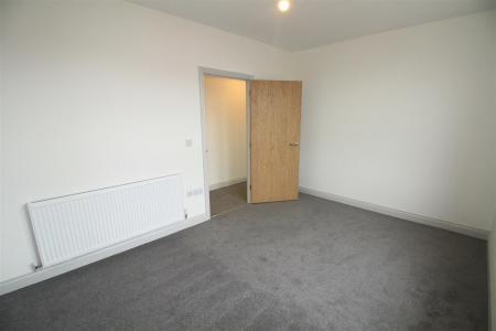2 bedroom Flat to let in Dovecote Lane, Beeston, NG9