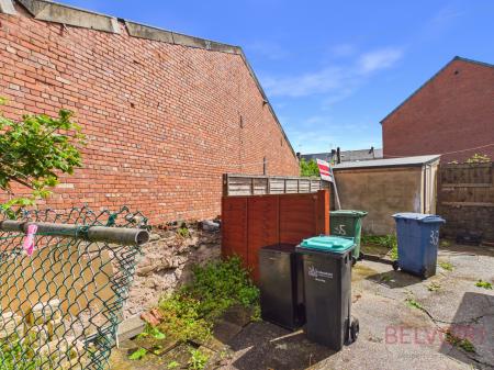 3 bedroom Terraced House for sale in Littleworth, Mansfield, NG18