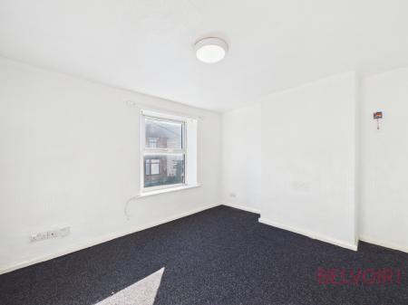 3 bedroom Terraced House for sale in Littleworth, Mansfield, NG18