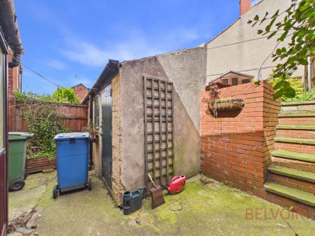 3 bedroom Terraced House for sale in Littleworth, Mansfield, NG18