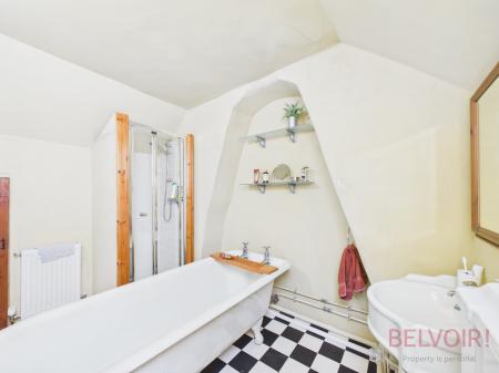 3 bedroom Terraced House for sale in Littleworth, Mansfield, NG18