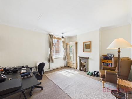3 bedroom Terraced House for sale in Littleworth, Mansfield, NG18