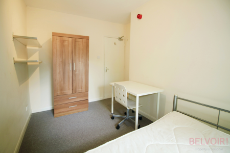 1 bedroom Town house to let in North Sherwood Street, Nottingham, NG1