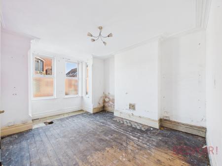 4 bedroom Semi-detached house for sale in Broomhill Road, Nottingham, NG6