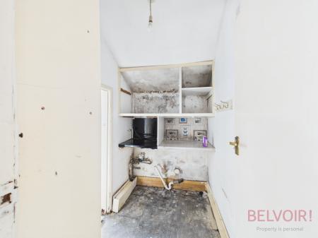 4 bedroom Semi-detached house for sale in Broomhill Road, Nottingham, NG6