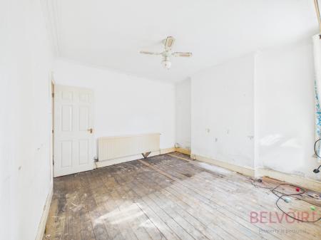 4 bedroom Semi-detached house for sale in Broomhill Road, Nottingham, NG6