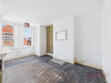 4 bedroom Semi-detached house for sale in Broomhill Road, Nottingham, NG6
