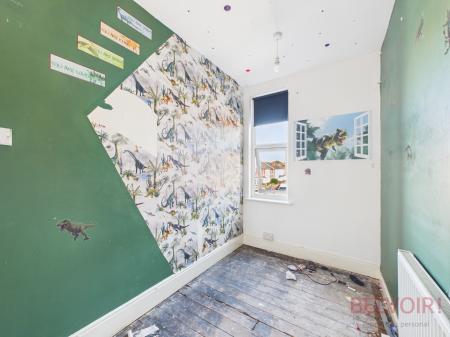 4 bedroom Semi-detached house for sale in Broomhill Road, Nottingham, NG6