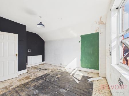 4 bedroom Semi-detached house for sale in Broomhill Road, Nottingham, NG6