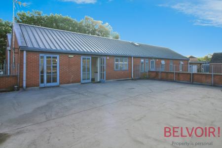 3 bedroom Flat to let in Foxrose Courtyard, Aberdeen Street, Nottingham