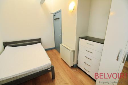 3 bedroom Flat to let in Foxrose Courtyard, Aberdeen Street, Nottingham