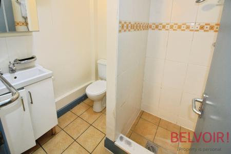 3 bedroom Flat to let in Foxrose Courtyard, Aberdeen Street, Nottingham