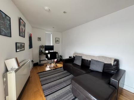 2 bedroom Flat to let in Derby Road, Nottingham, NG1