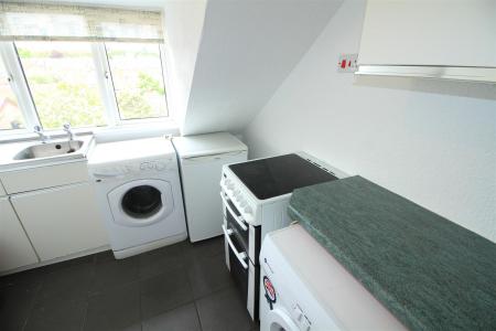 1 bedroom Flat to let in Burnham Street, Nottingham, NG5
