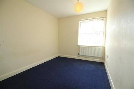 2 bedroom Flat to let in Carlton Road, Nottingham, NG3