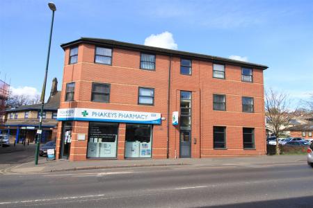 2 bedroom Flat to let in Carlton Road, Nottingham, NG3