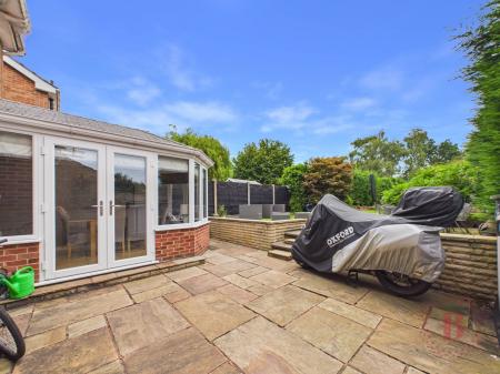 4 bedroom Detached house for sale in St Albans Road, Bulwell, NG6