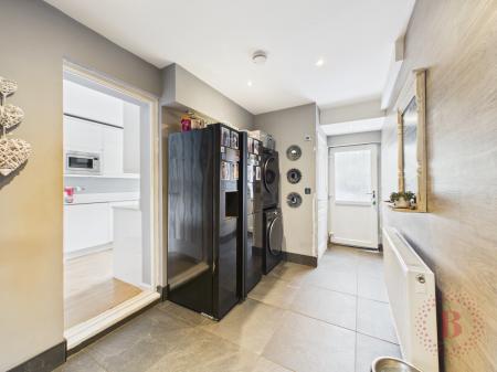 4 bedroom Detached house for sale in St Albans Road, Bulwell, NG6