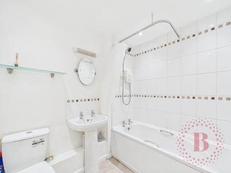 2 bedroom Flat to let in Off Kappler Close, Netherfield, NG4