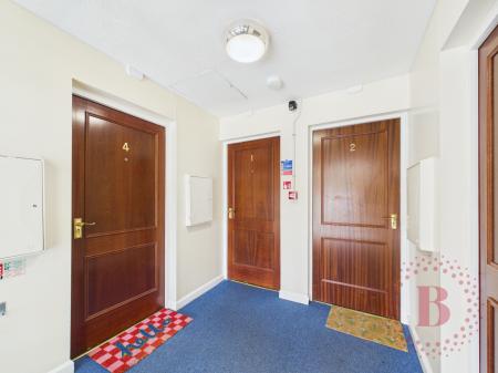 2 bedroom Flat to let in Off Kappler Close, Netherfield, NG4