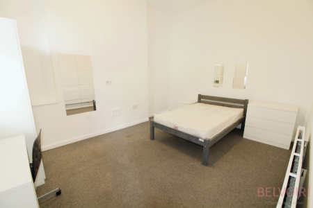 4 bedroom Semi-detached house to let in Burns Street, Nottingham, NG7