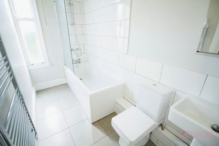 4 bedroom Semi-detached house to let in Burns Street, Nottingham, NG7