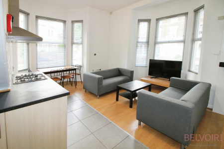 4 bedroom Semi-detached house to let in Burns Street, Nottingham, NG7
