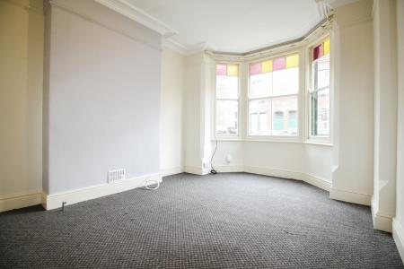 2 bedroom Flat to let in Exeter Road, Nottingham, NG7