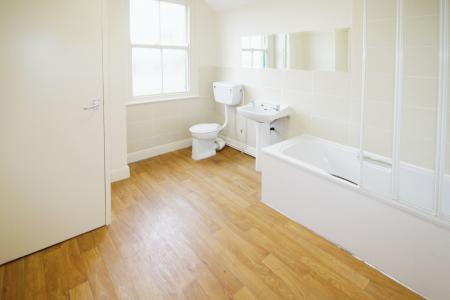 2 bedroom Flat to let in Exeter Road, Nottingham, NG7