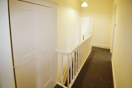 2 bedroom Flat to let in Exeter Road, Nottingham, NG7
