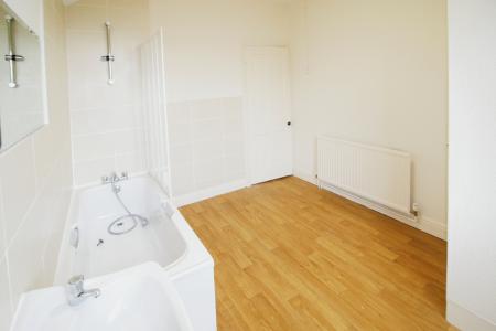 2 bedroom Flat to let in Exeter Road, Nottingham, NG7