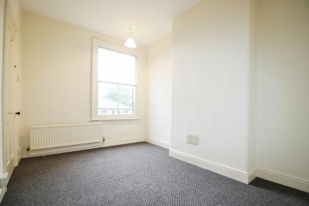 2 bedroom Flat to let in Exeter Road, Nottingham, NG7